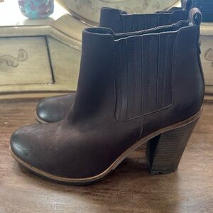 Steve Madden Ryland Chocolate Suede Chunky Wood Heel Ankle Boots, NWOB, Size 10